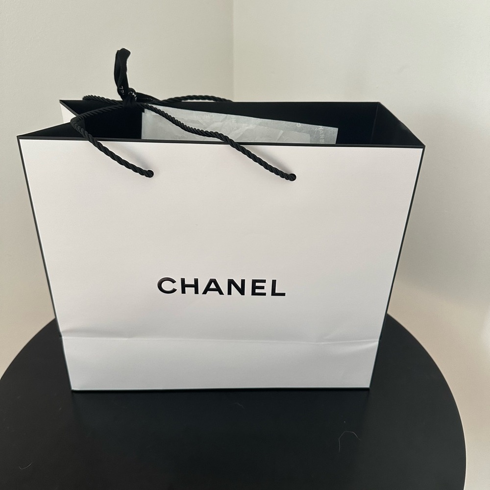Chanel Shopping Bag w/ 5 Sheets of Chanel Paper and Bow - Picture 4 of 5
